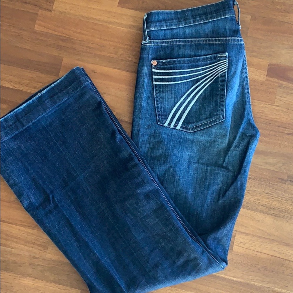 7 For All Mankind Dojo Jeans. Size 27, great condition!